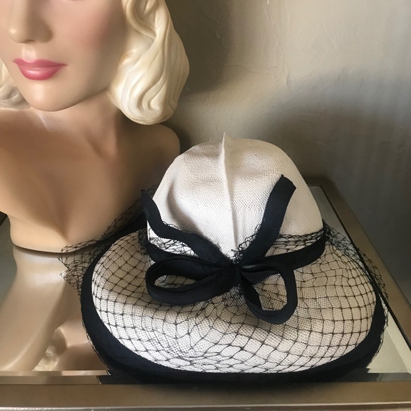 SPLENDID 1930s\' OFF-WHITE COLORED HAT WITH CREASED CROWN, SQUARED OFF FRONT BRIM main image 4